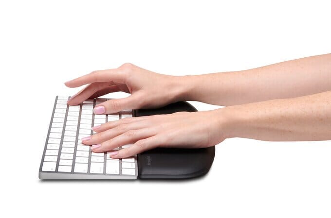 KENSINGTON ErgoSoft™ Wrist Rest for Slim, Compact Keyboards Accessories Acco UK Ltd