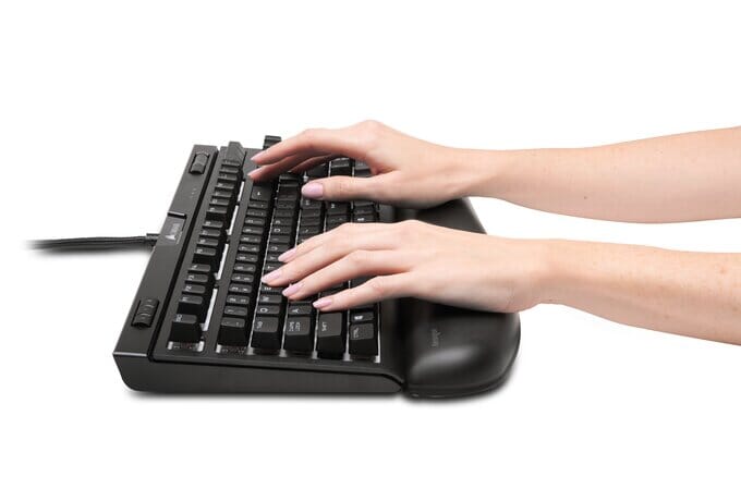 KENSINGTON ErgoSoft™ Wrist Rest for Mechanical & Gaming Keyboards - e-furniture